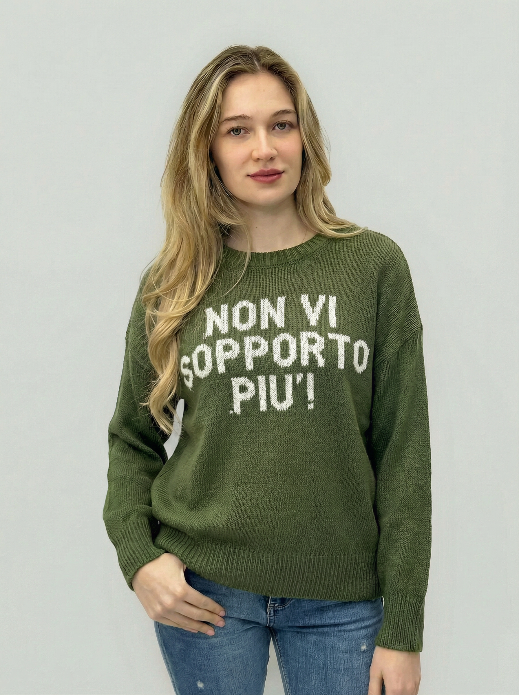Maglione con Scritta “Non vi sopporto più!”