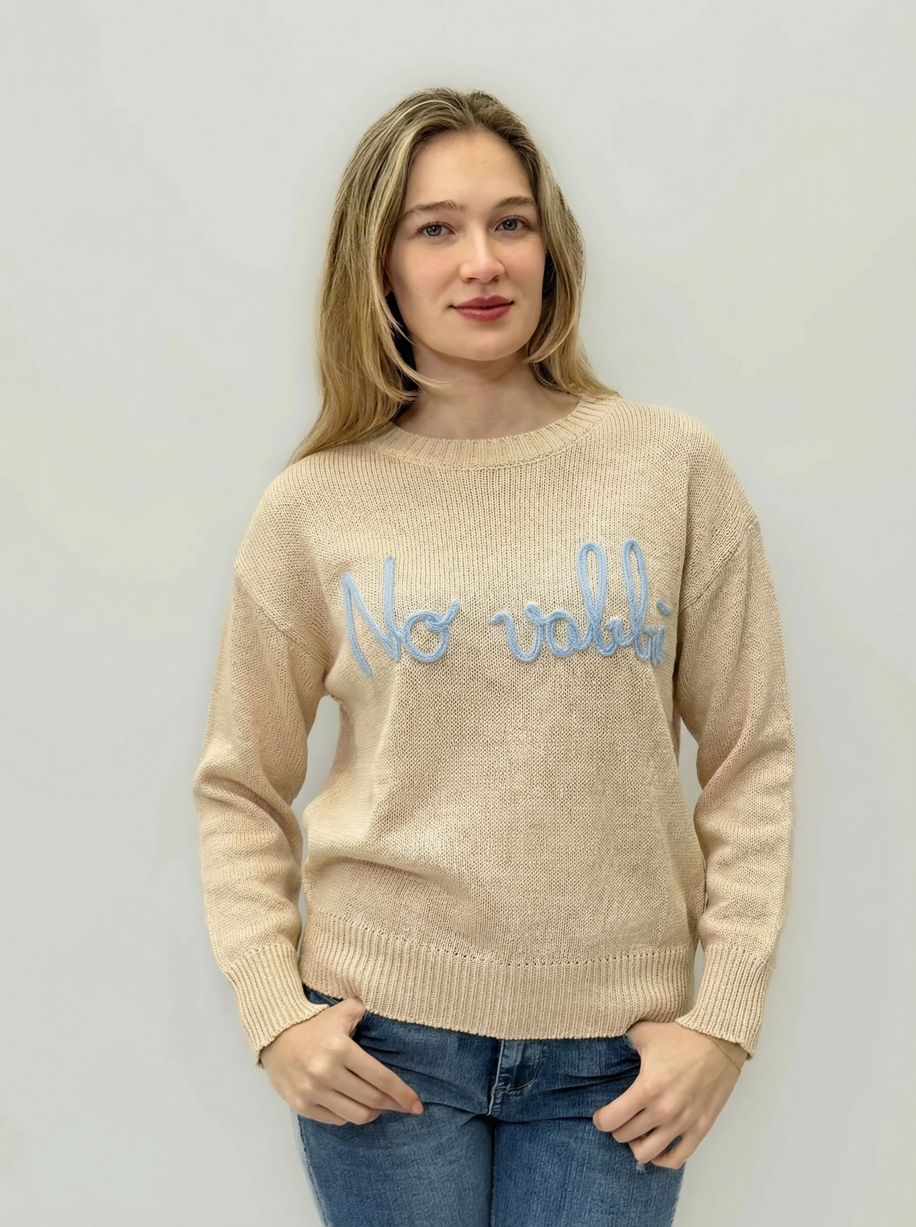 Maglia primaverile con scritta ricamata "No vabbè"