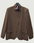 Blazer strutturato con chiusura asimmetrica