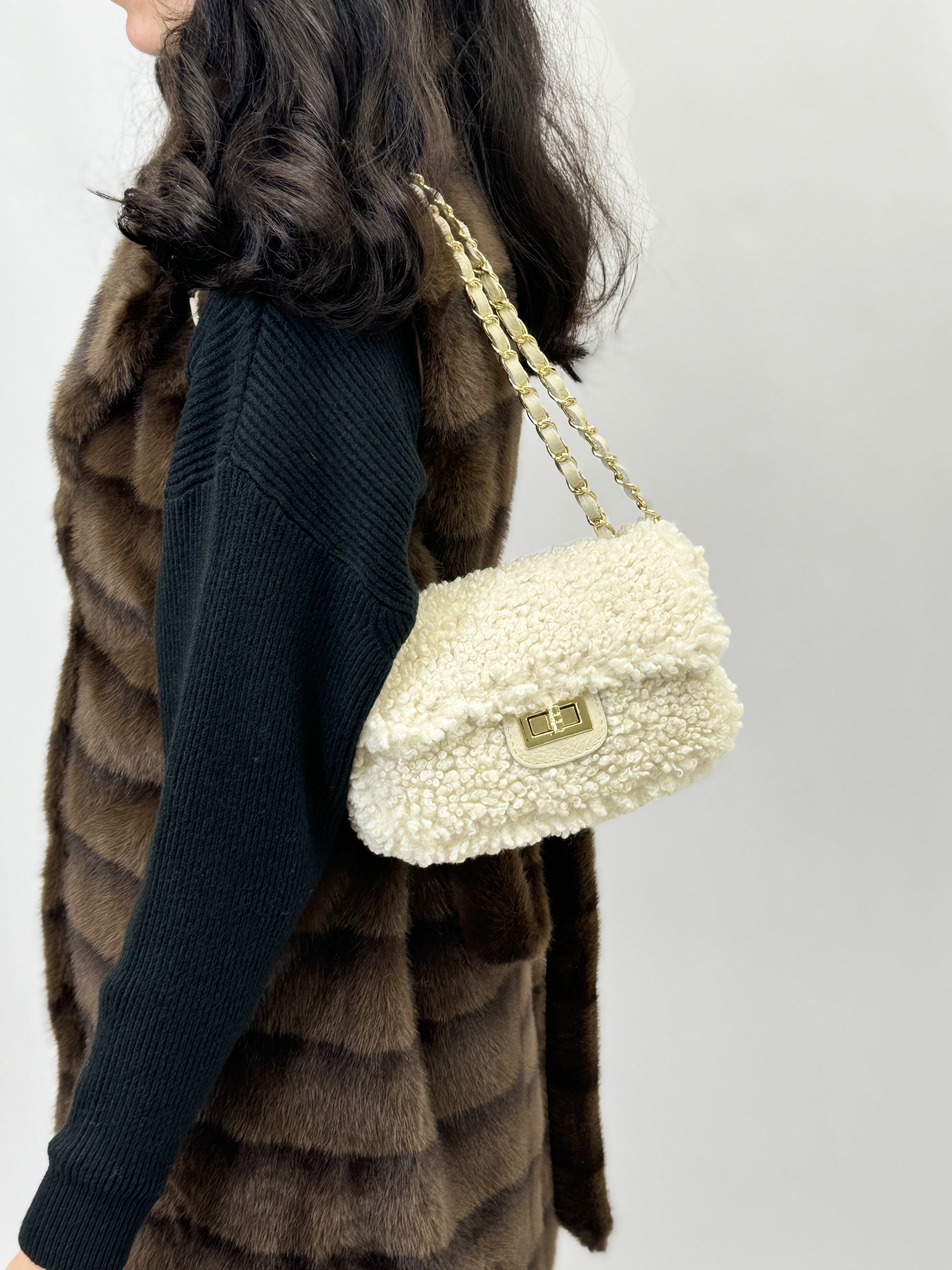 Borsa in peluche e tracolla