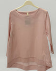 Blusa girocollo in cotone con manica a 3/4 e linea pulita