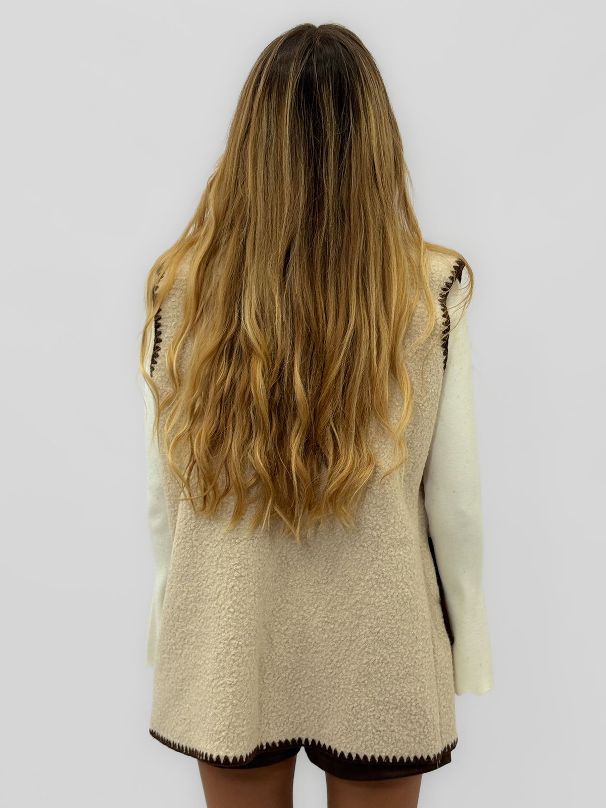 Gilet donna in maglia bouclé misto lana con bordi a contrasto