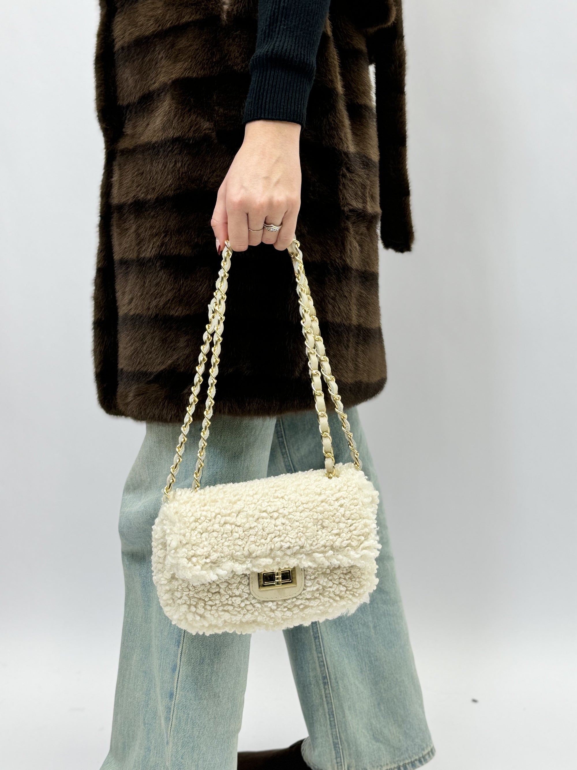 Borsa in peluche e tracolla