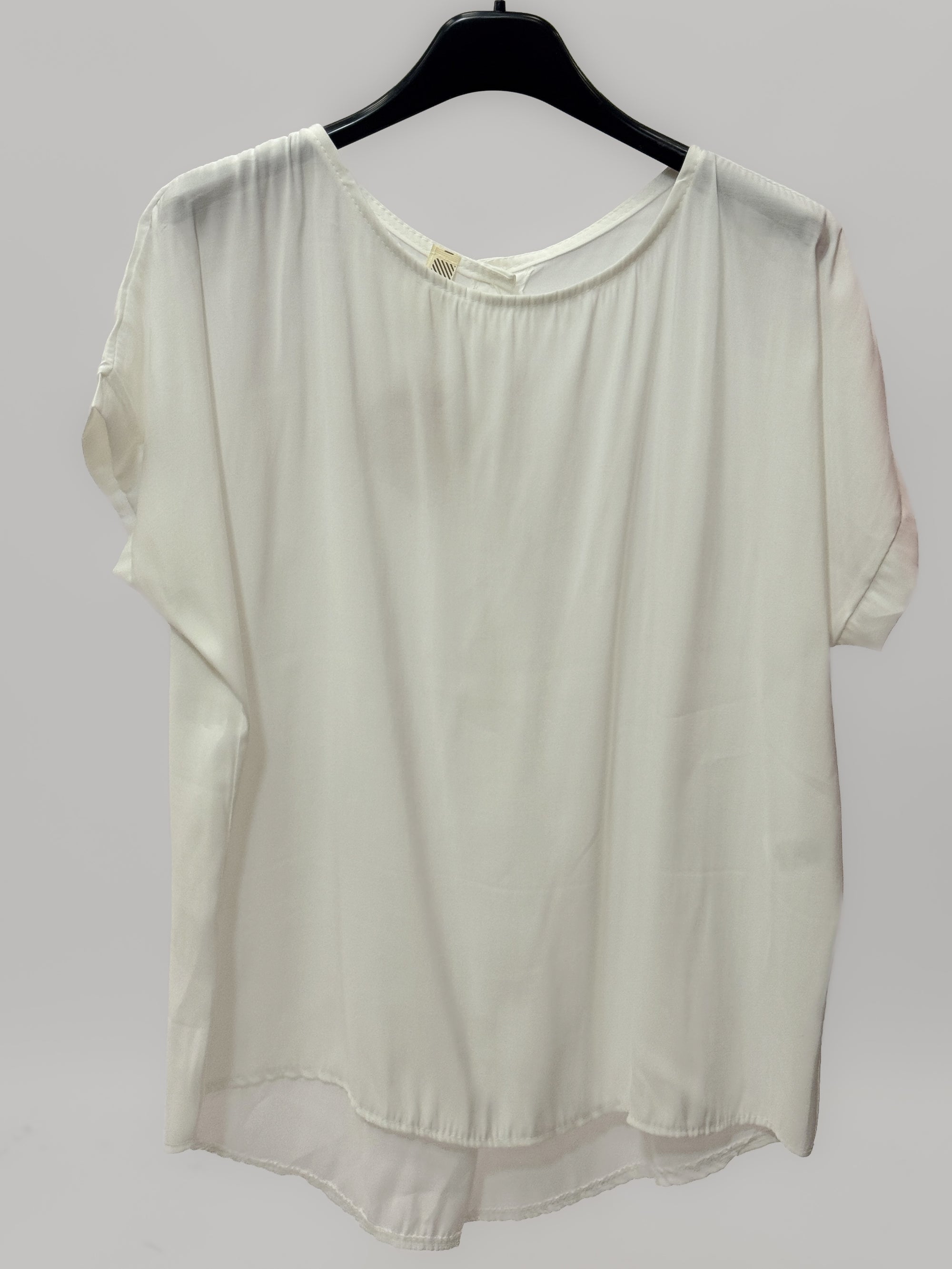 Blusa fluida con bottoni sul retro e maniche corte