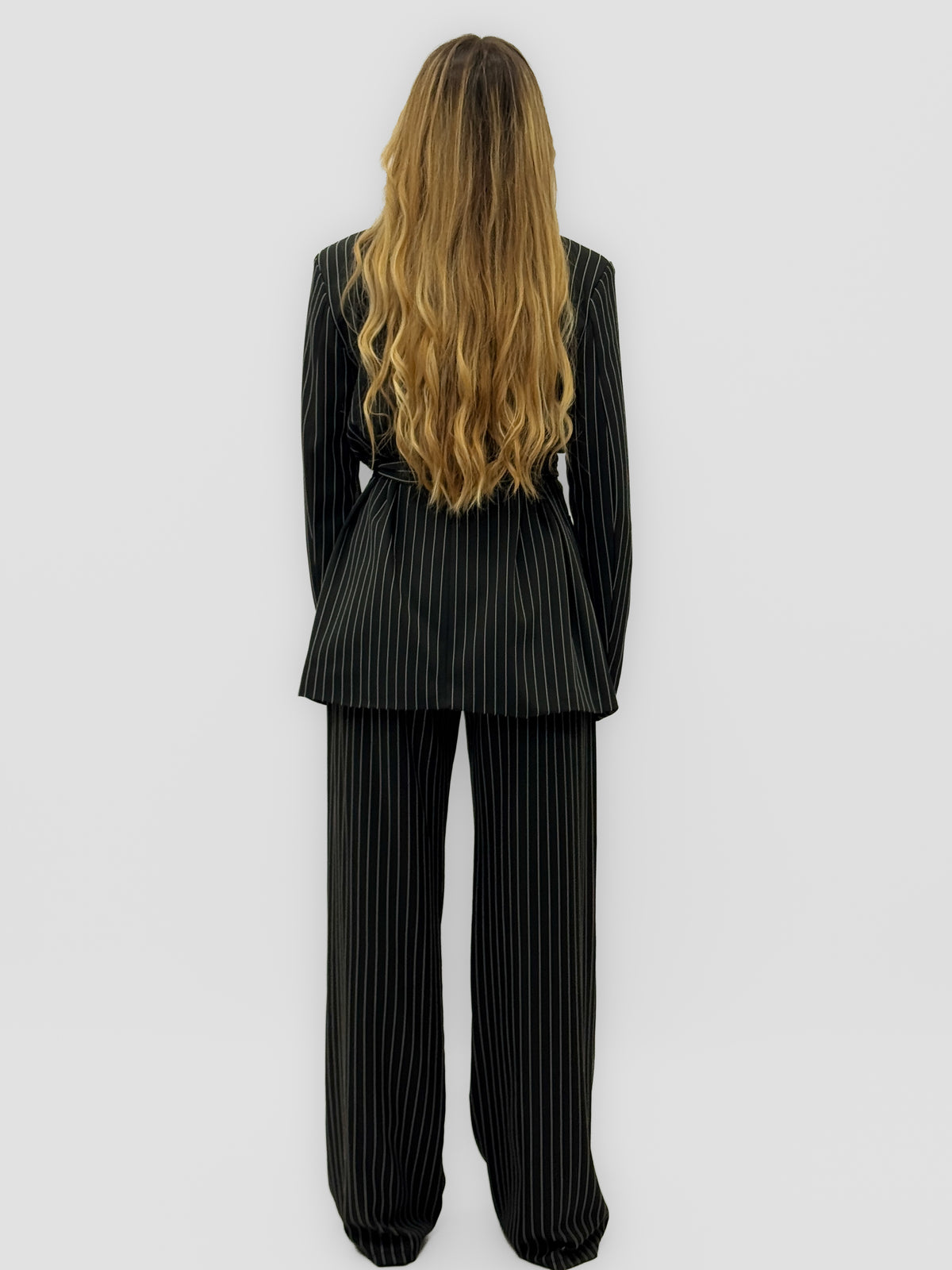 Completo donna gessato con blazer e pantaloni