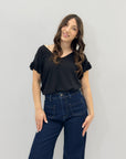 Maglia scollo a v e maniche volant