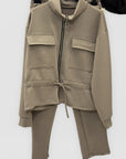 Completo donna con giacca zip e pantaloni