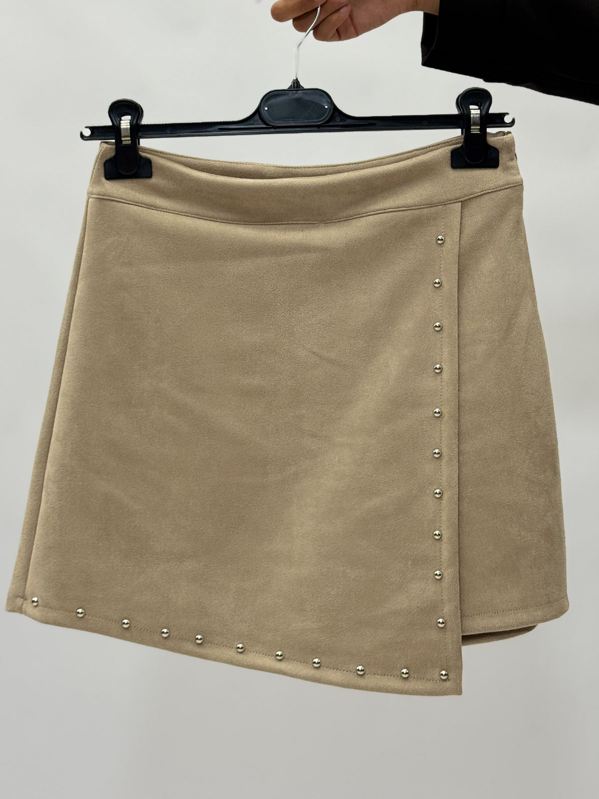 Gonna pantalone donna effetto suede con borchie