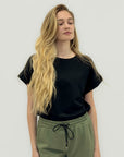 T-shirt basic in cotone con manica risvoltata