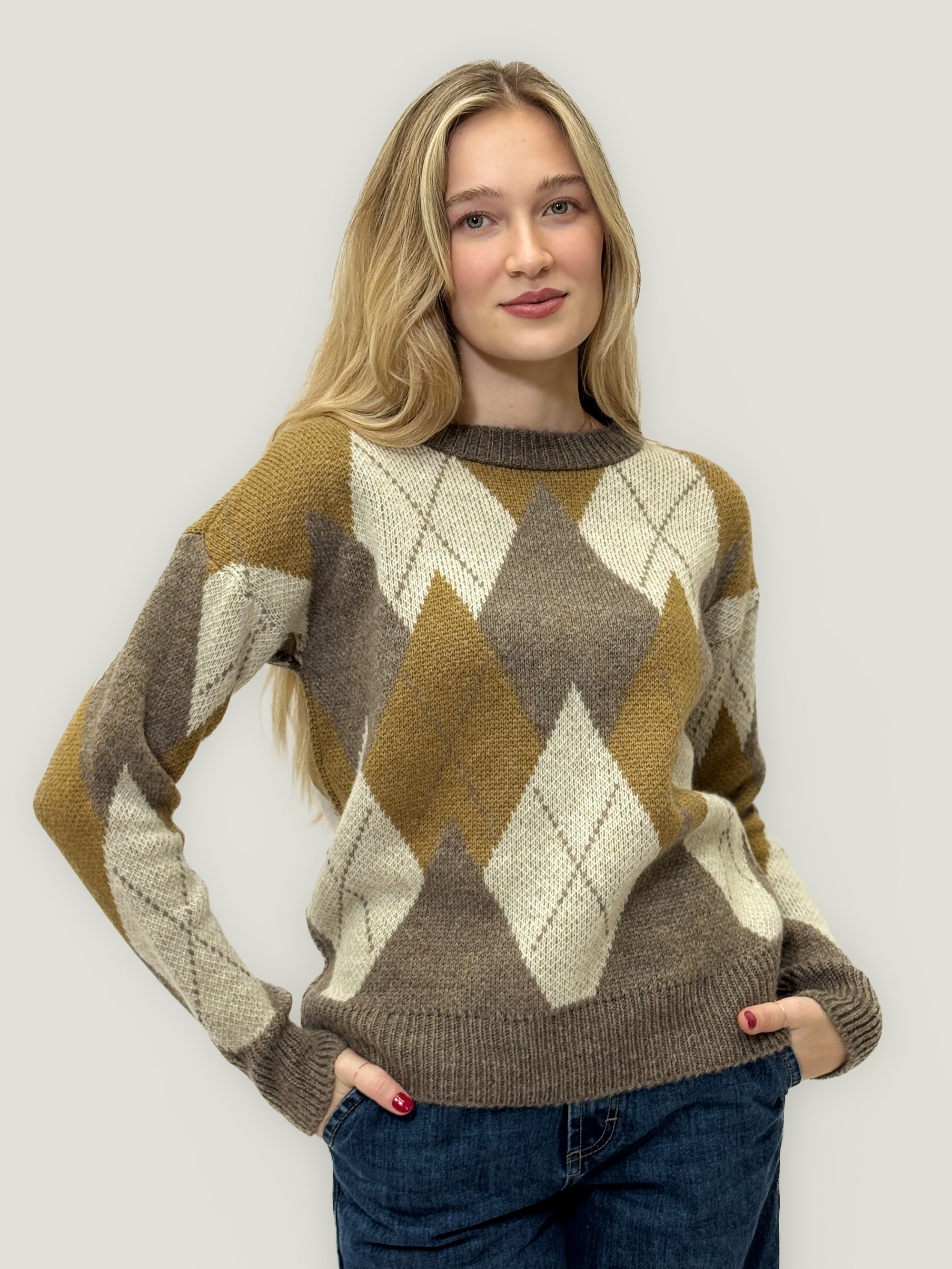 Maglione a Rombi Multicolor – Stile Classico &amp; Morbidezza