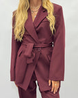 Completo donna con blazer lungo e pantaloni