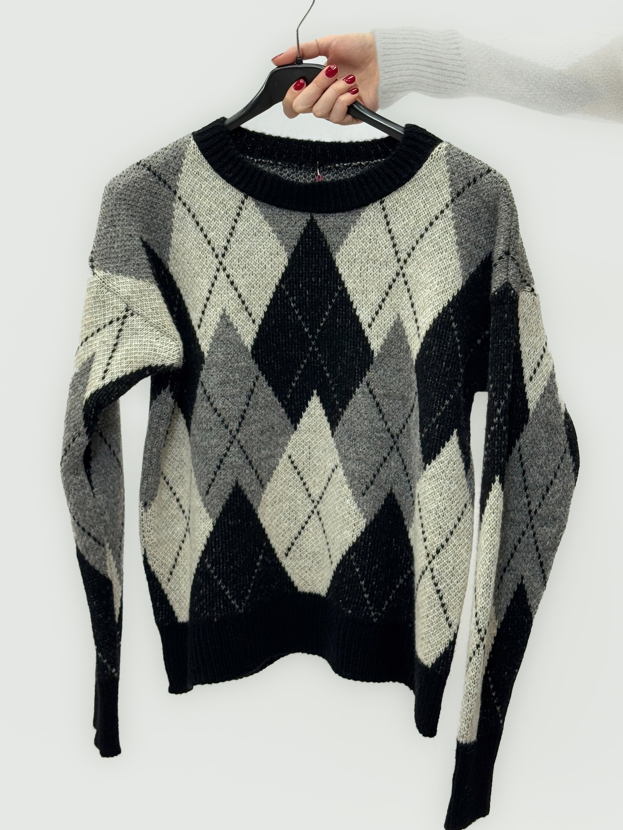 Maglione a Rombi Multicolor – Stile Classico &amp; Morbidezza