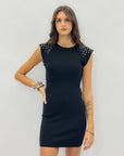 Abito in maglia con brillantini sulle spalle