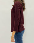 Maglia a maniche lunghe con scollo dritto