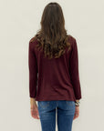 Maglia a maniche lunghe con scollo dritto