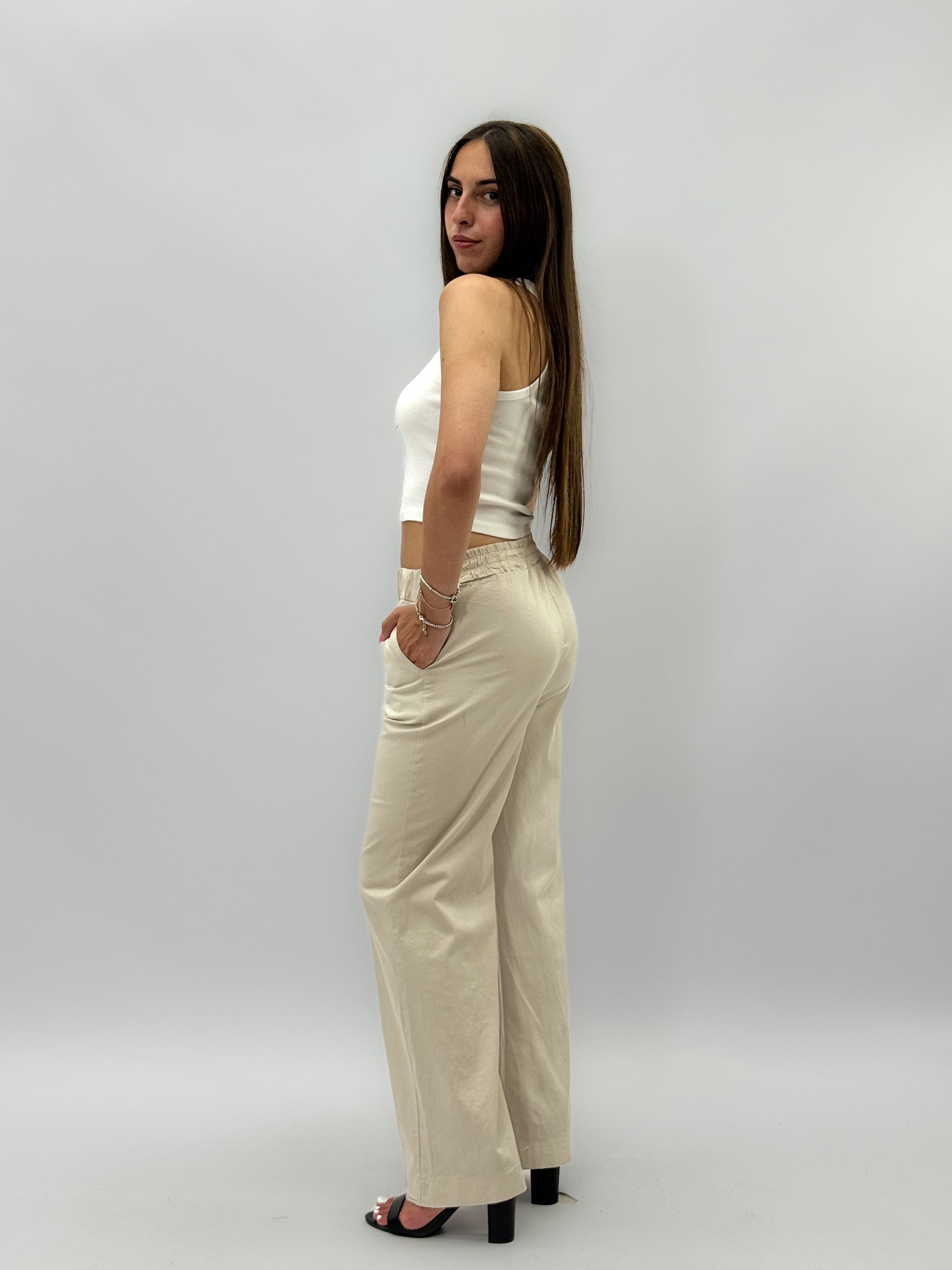 Pantaloni in cotone leggero tinta unita