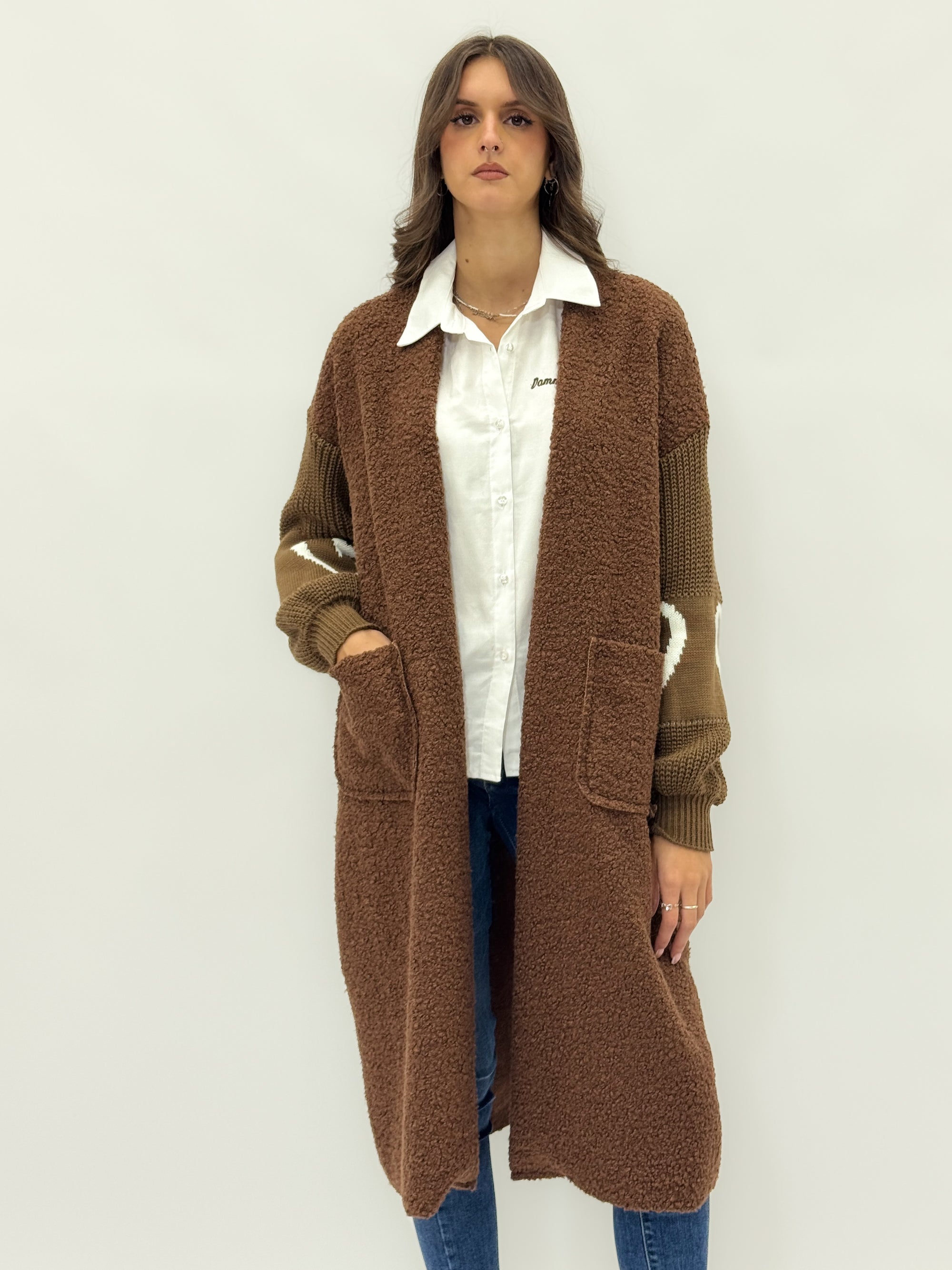 Cardigan lungo in teddy e maglia
