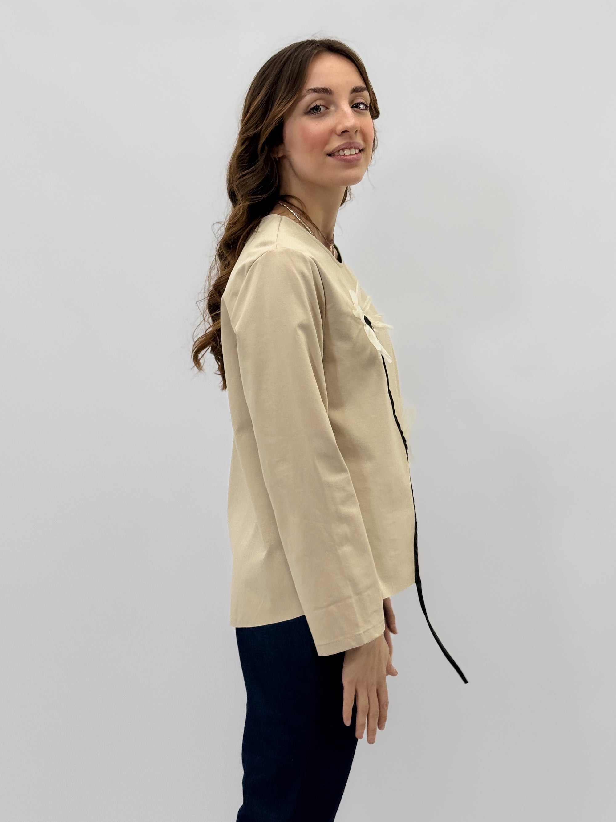 Maglia in punto milano con applicazioni fiori