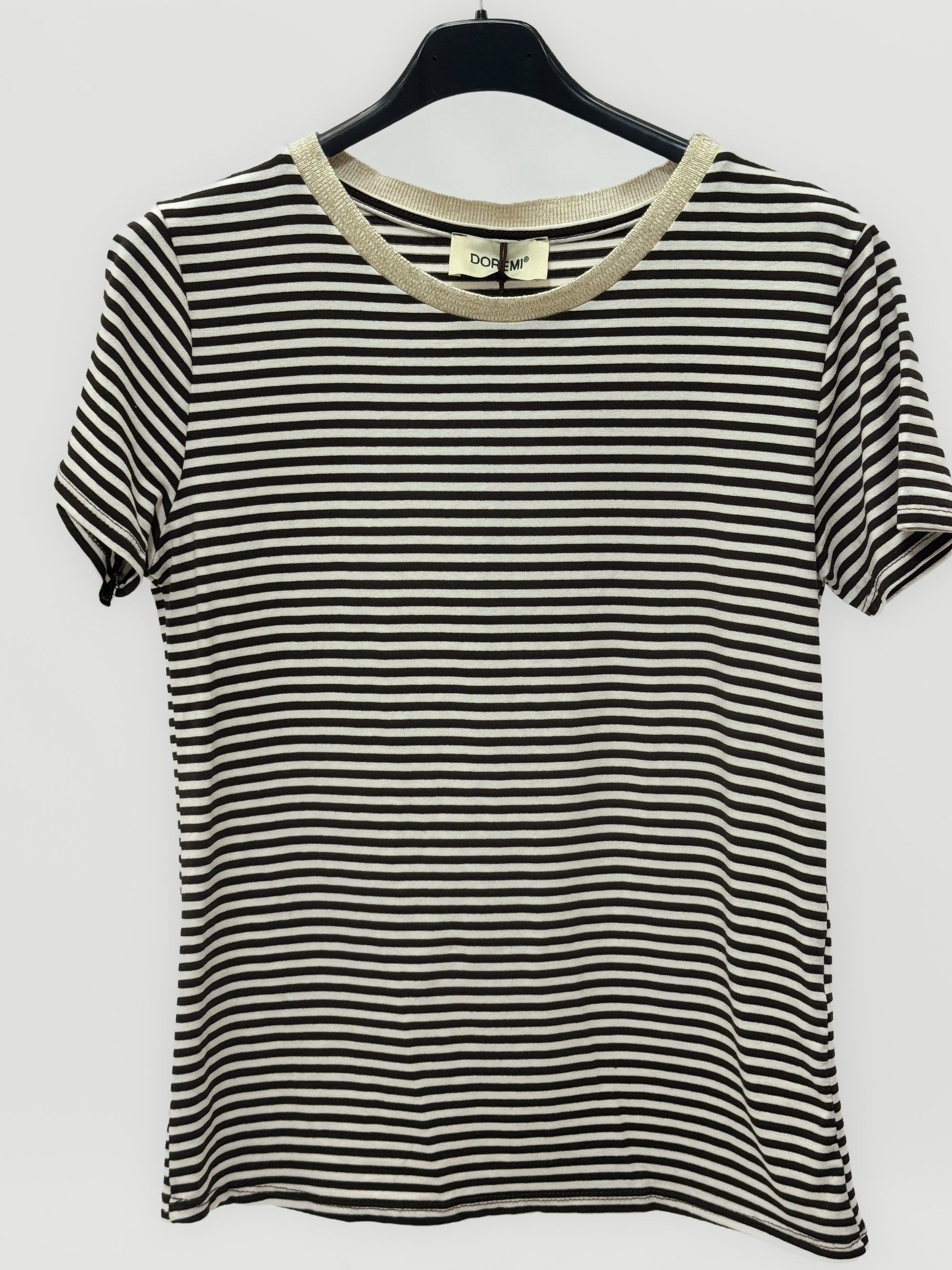 T-shirt rigata basic fit perfetta per ogni giorno