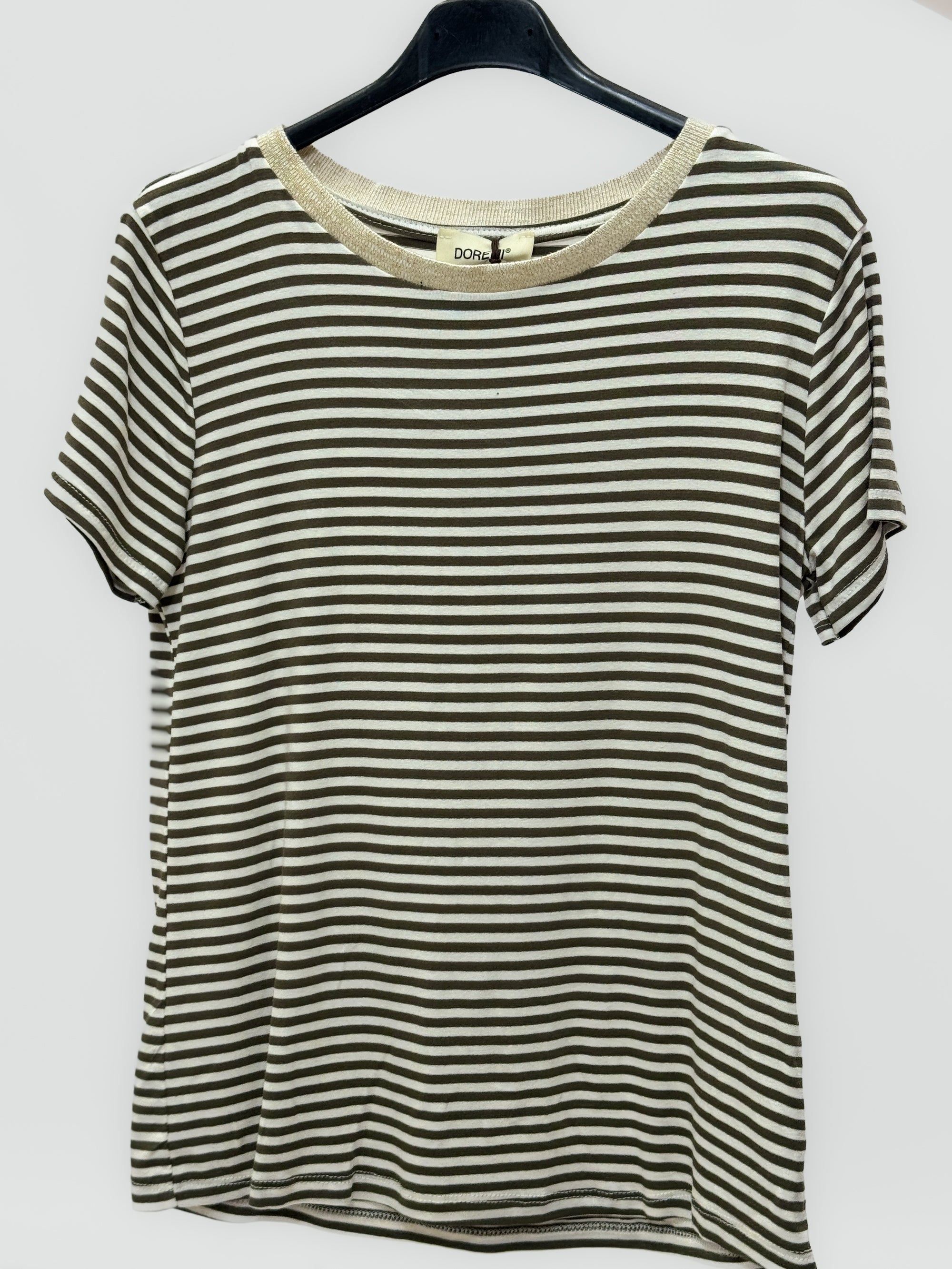 T-shirt rigata basic fit perfetta per ogni giorno