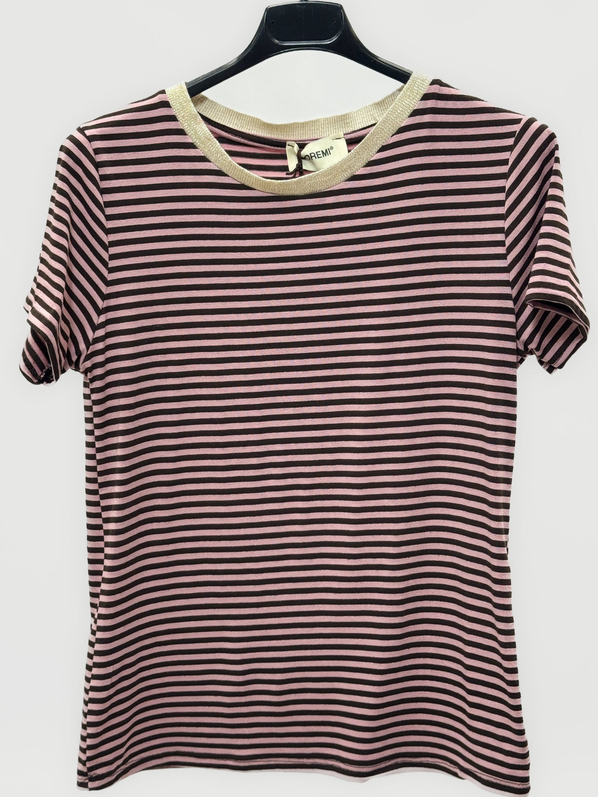 T-shirt rigata basic fit perfetta per ogni giorno