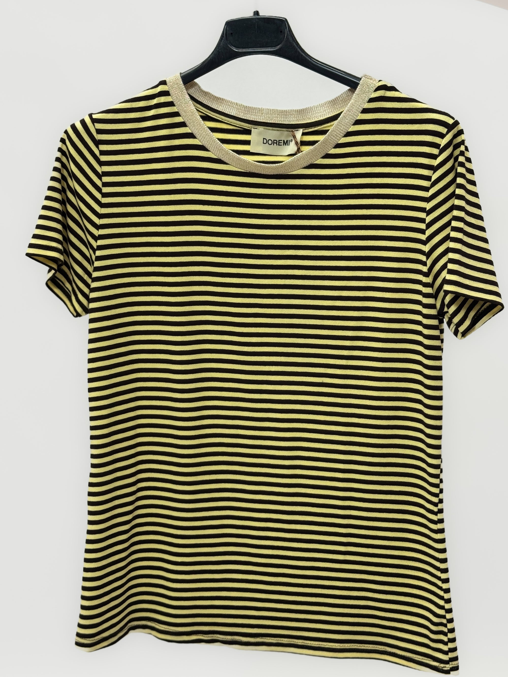 T-shirt rigata basic fit perfetta per ogni giorno
