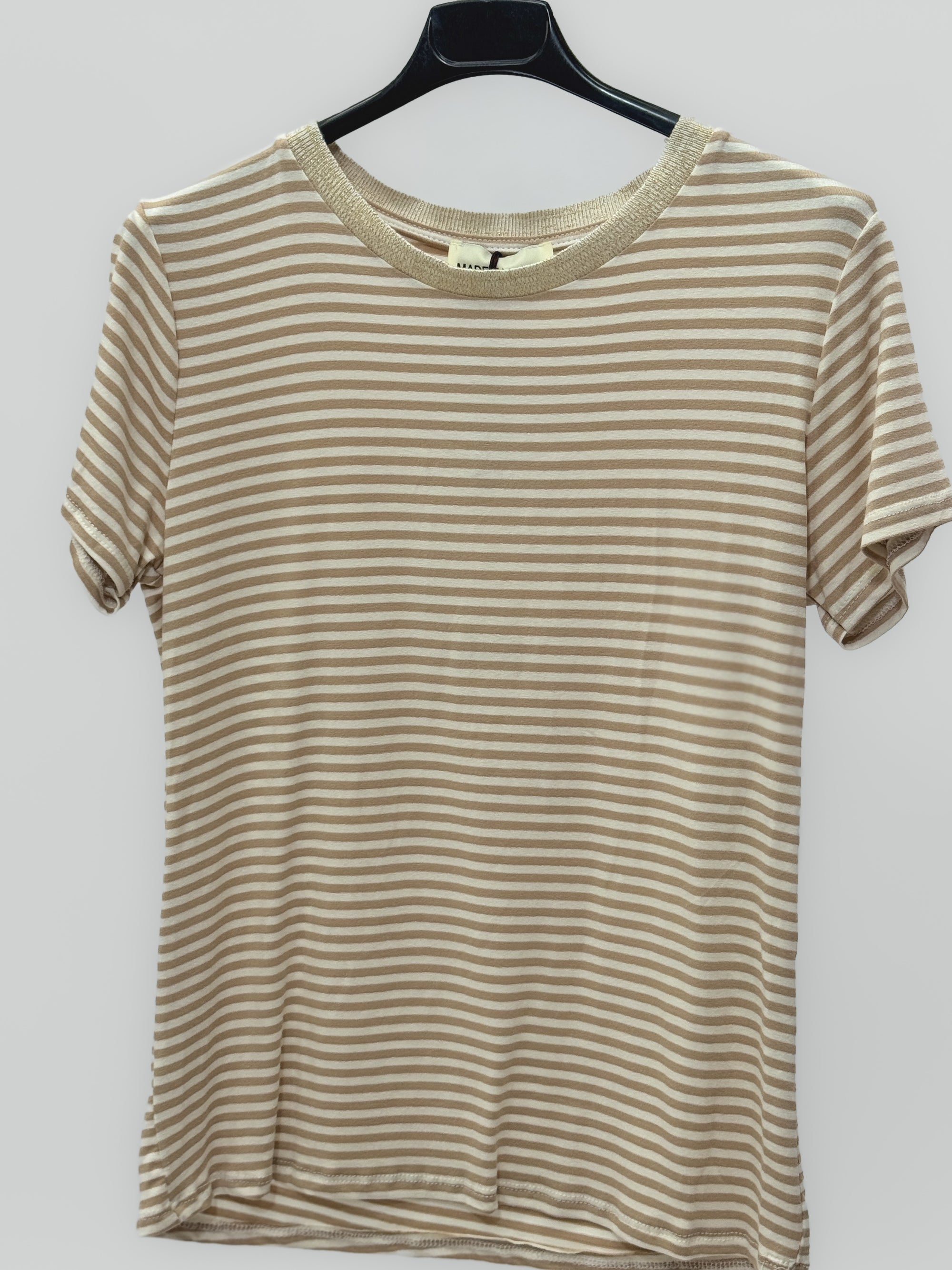 T-shirt rigata basic fit perfetta per ogni giorno