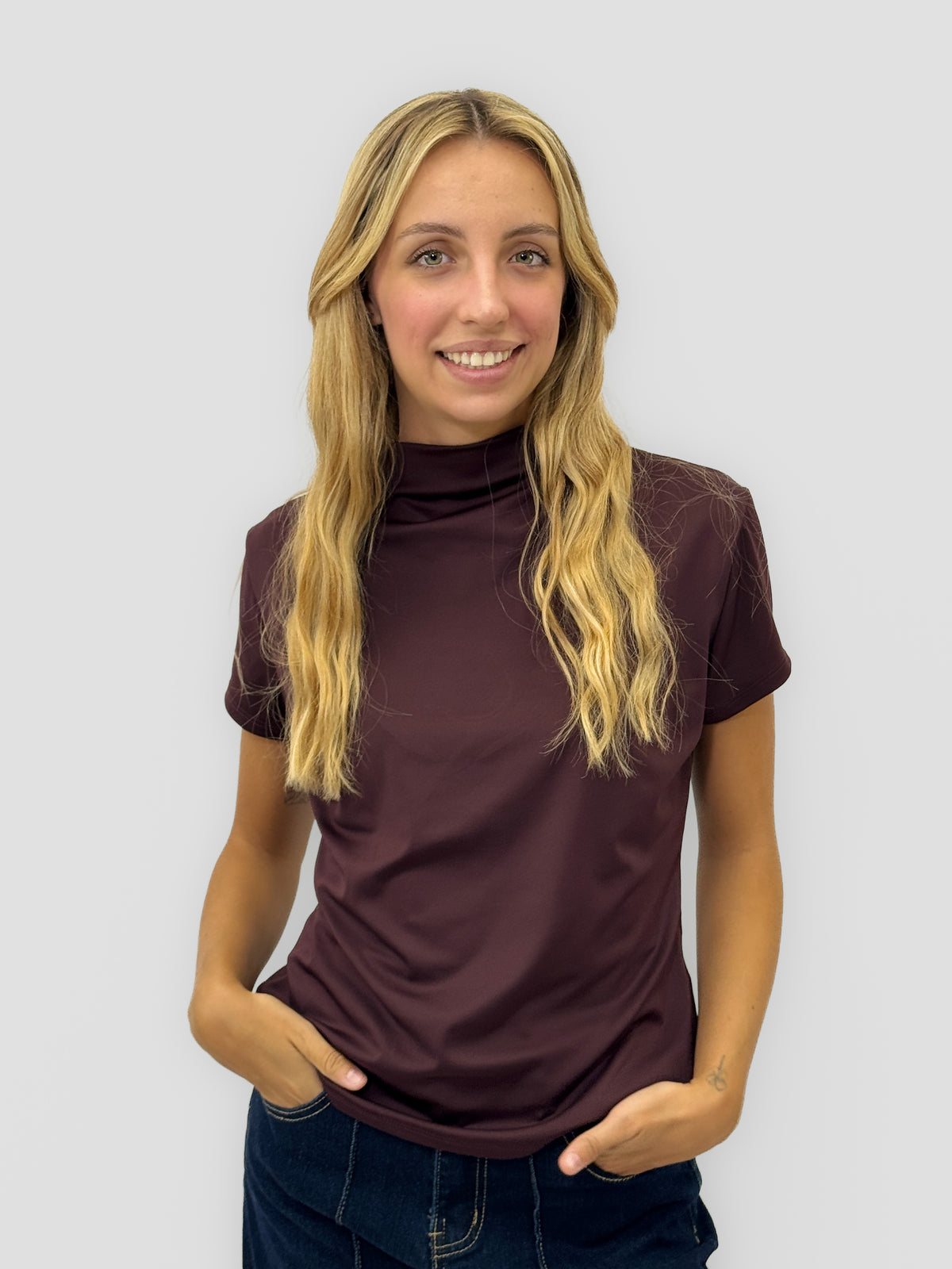 Maglia donna a manica corta con collo morbido