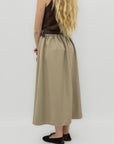 Gonna midi fluida a vita alta elegante e versatile
