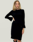 Abito midi in maglia con maniche svasate