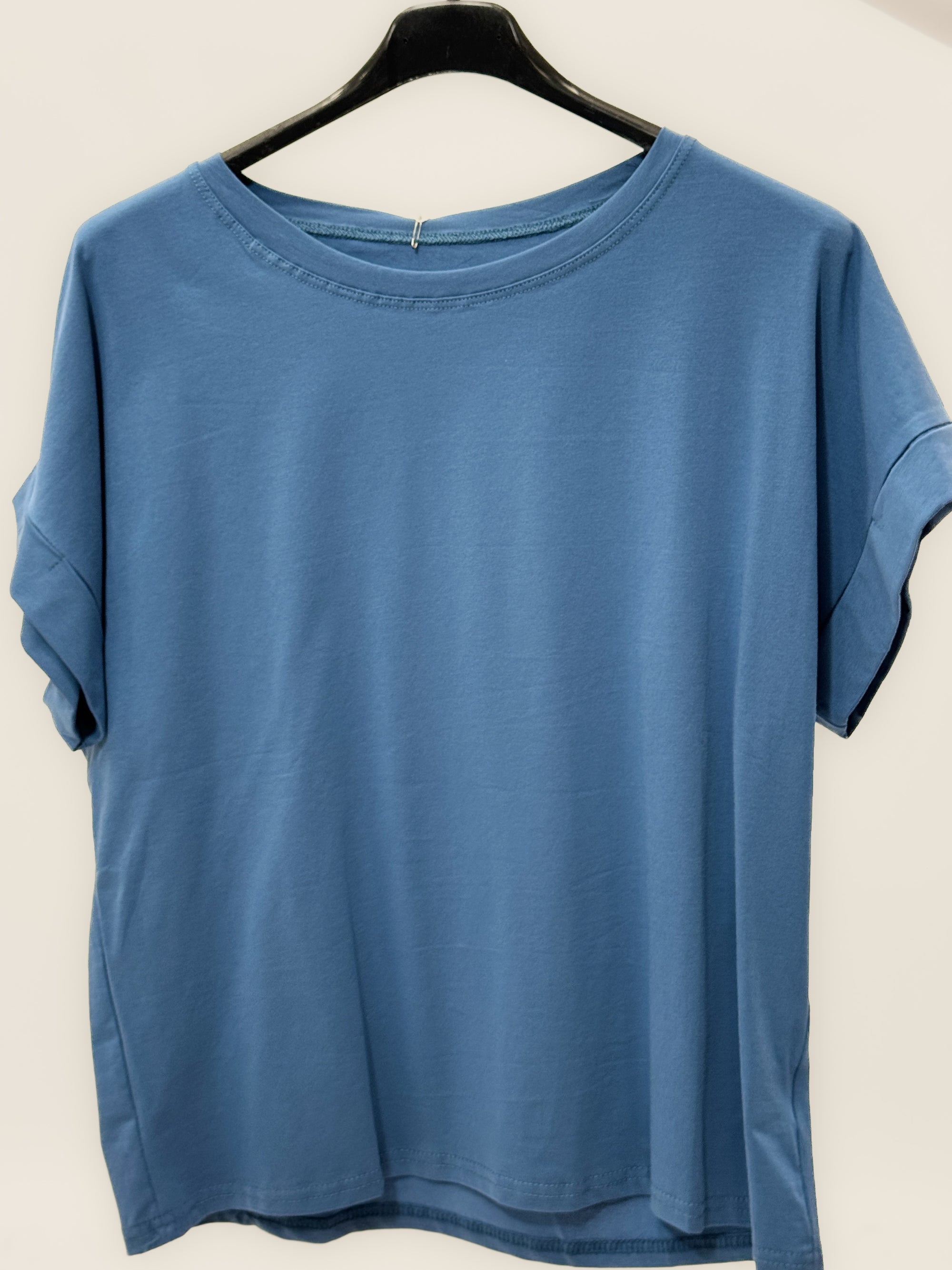 T-shirt basic in cotone con manica risvoltata