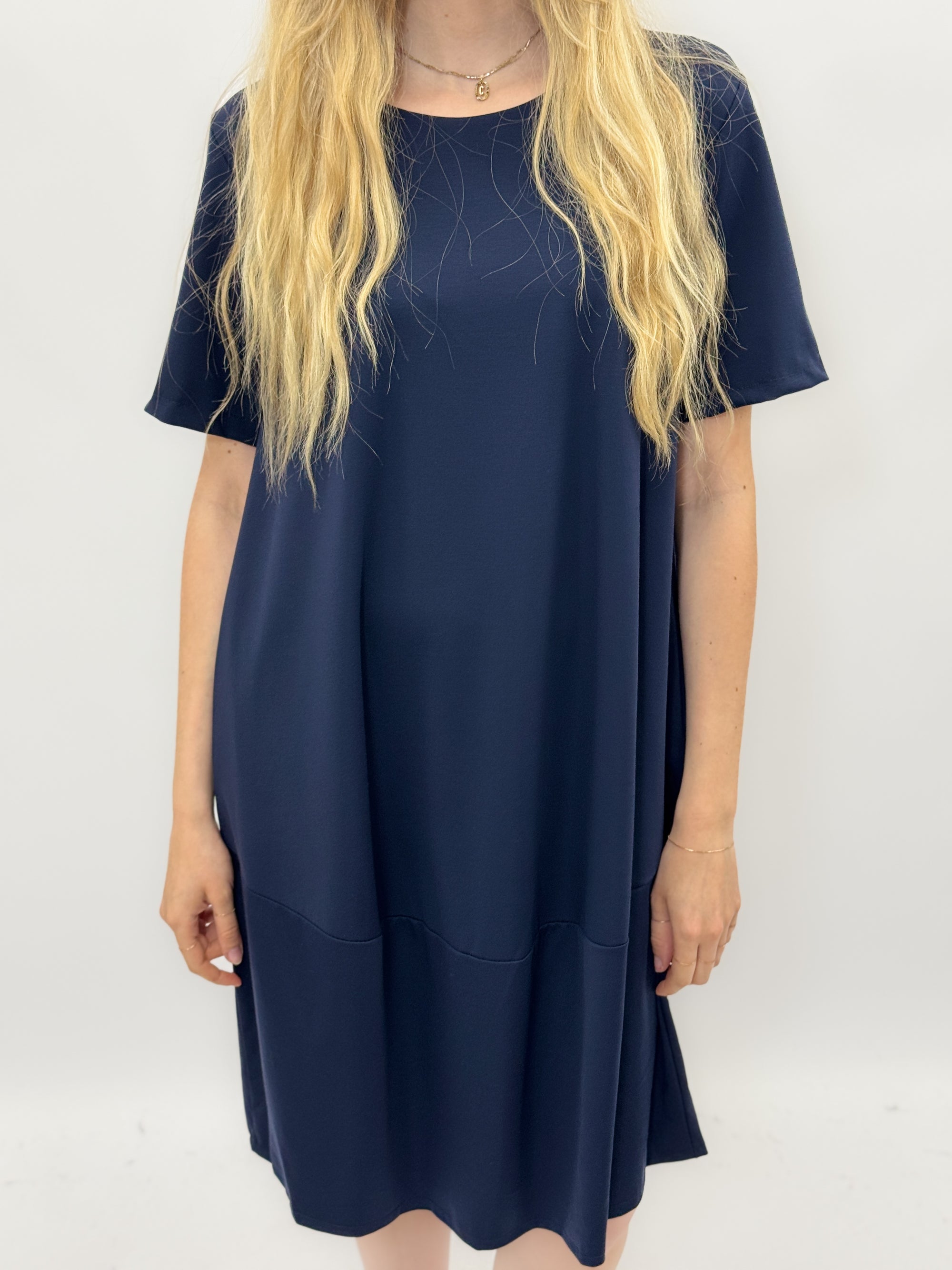 Abito fluido basic oversize comodo e versatile