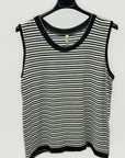 Maglia smanicata a righe con profili a contrasto