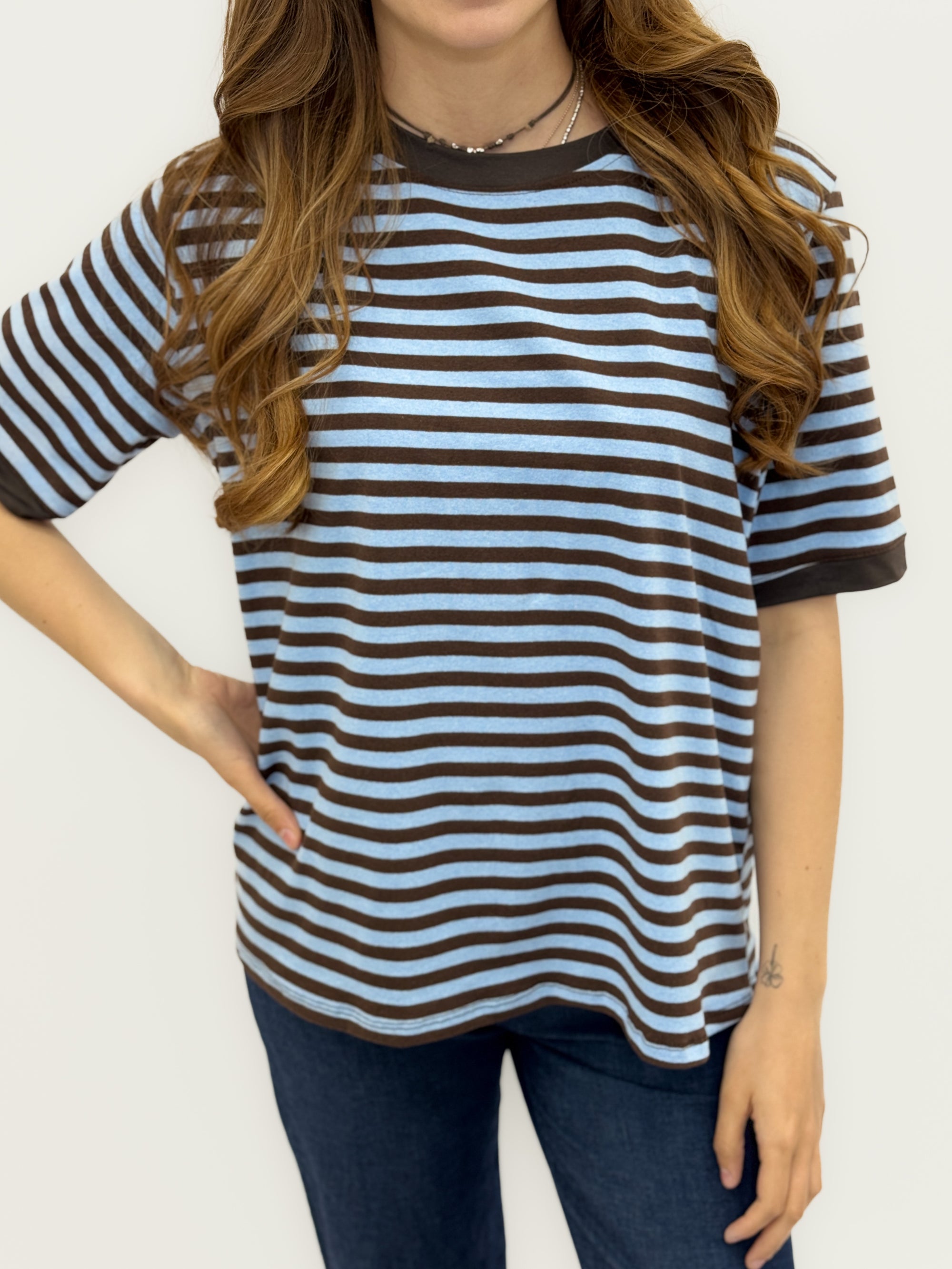 T-shirt Donna a Righe con Profili a Contrasto