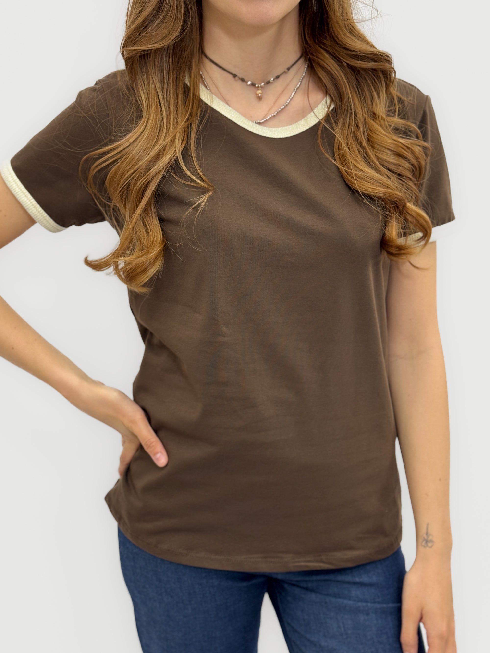T-shirt Donna Basic con Profili a Contrasto
