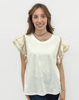 T-shirt Donna con Maniche Volant e Dettagli Ricamati