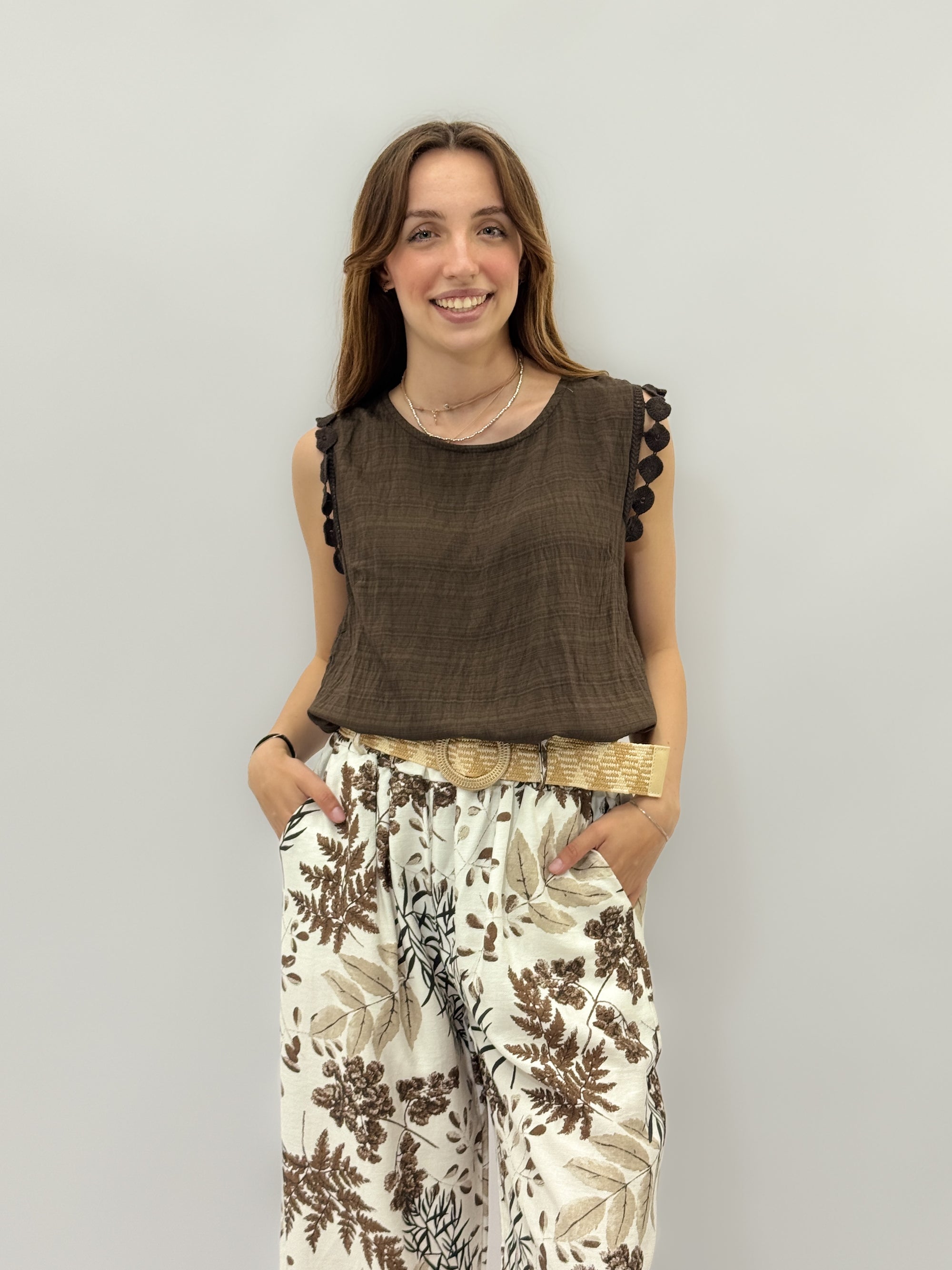 Maglia con maniche ricamate