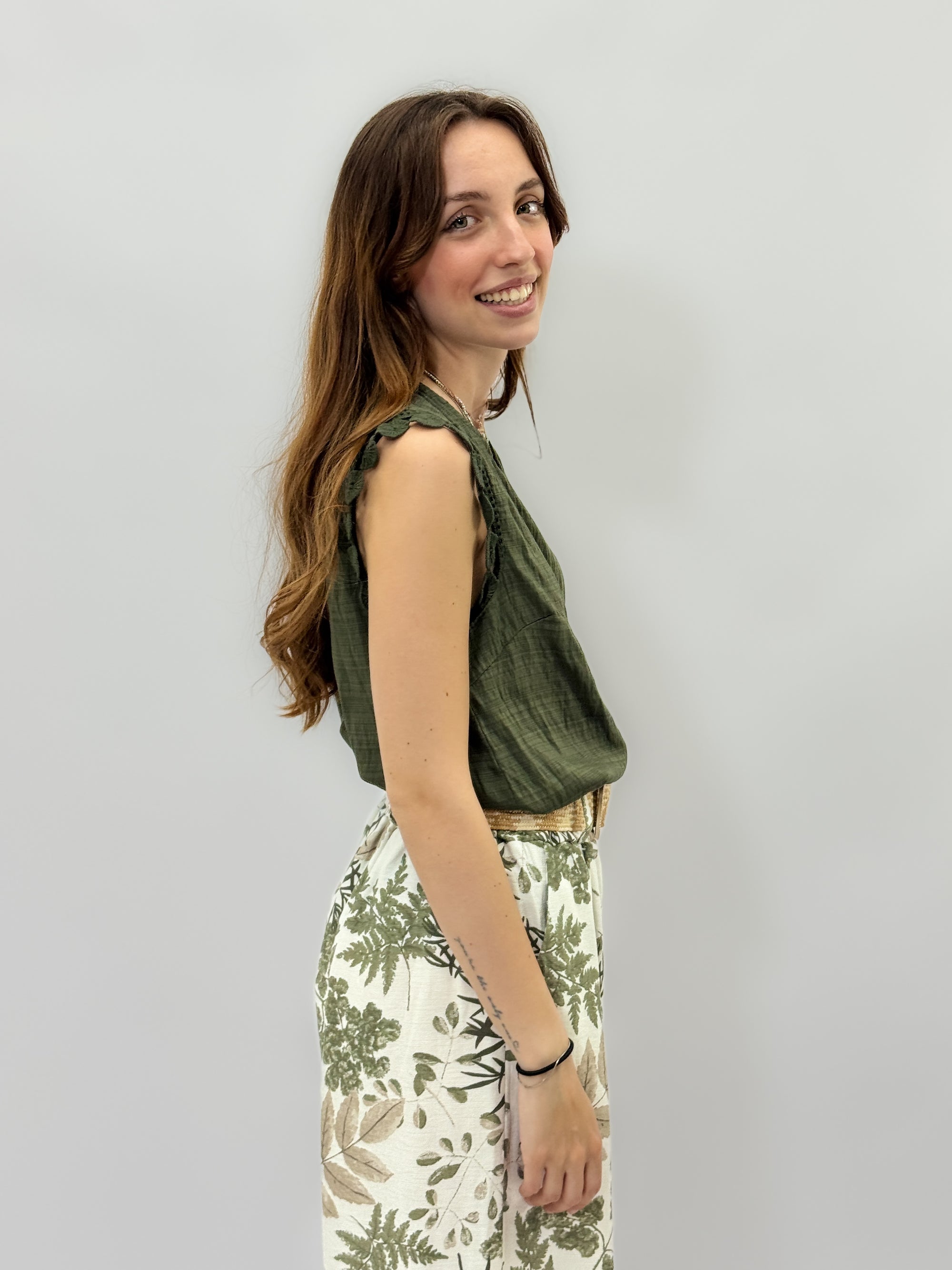 Maglia con maniche ricamate