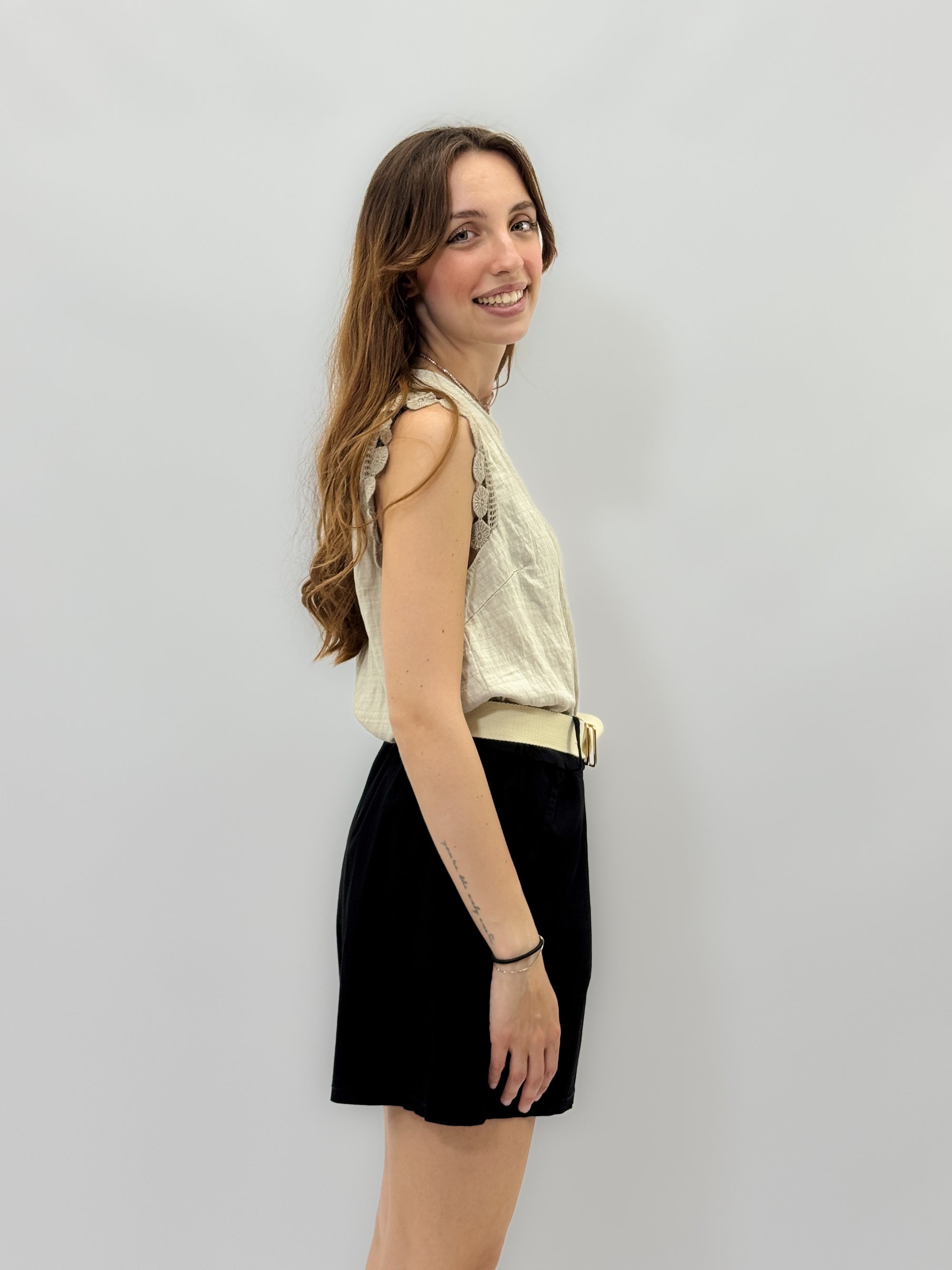 Pantaloncini in cotone con cintura
