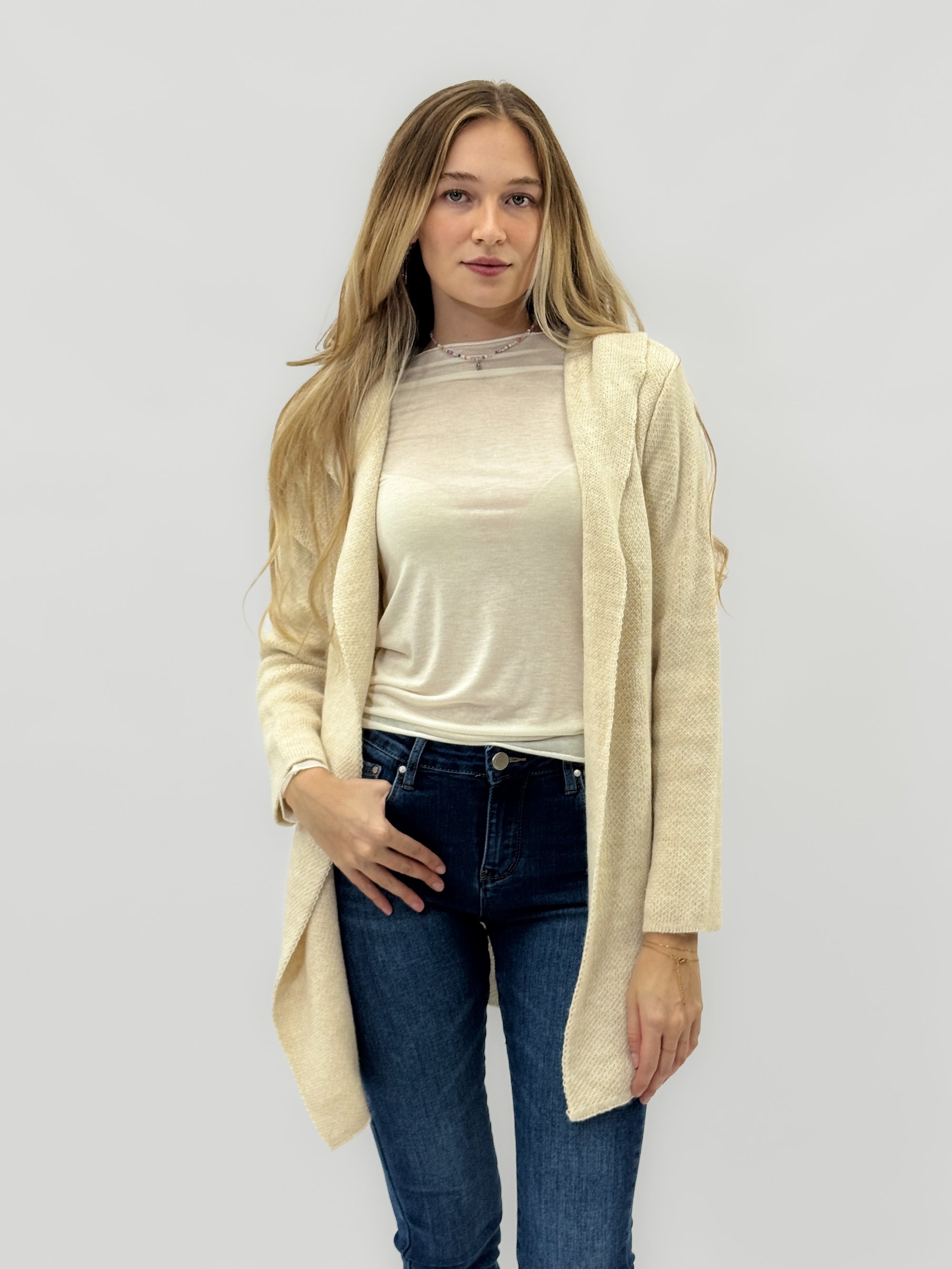 Cardigan morbido con cappuccio tinta unita