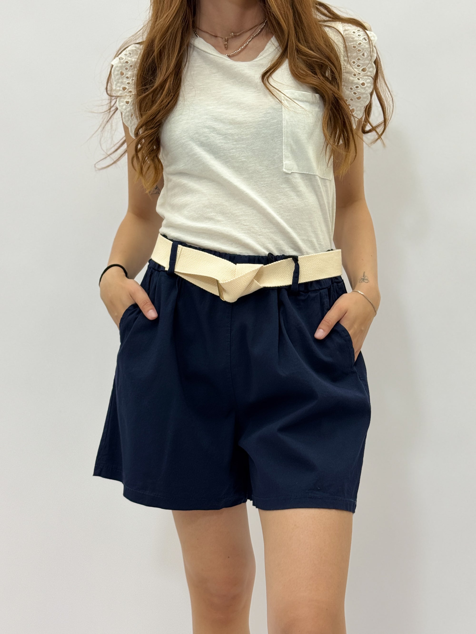 Pantaloncini in cotone con cintura