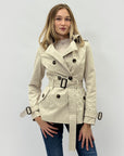 Trench corto con cintura