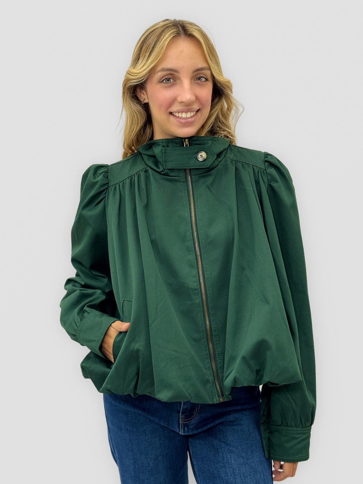 Giacca trench in cotone con zip e spalle arricciate