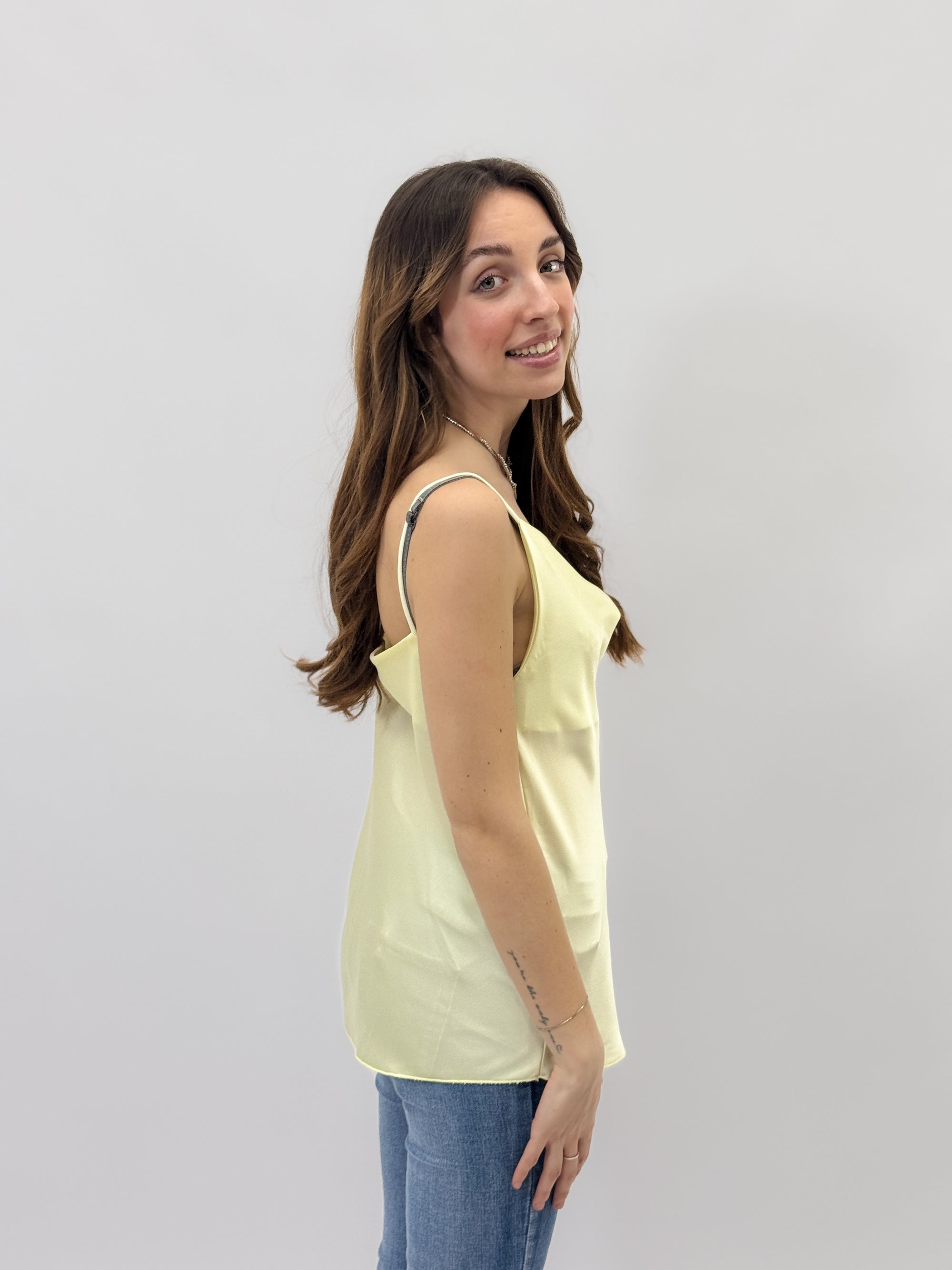 Maglia con scollo