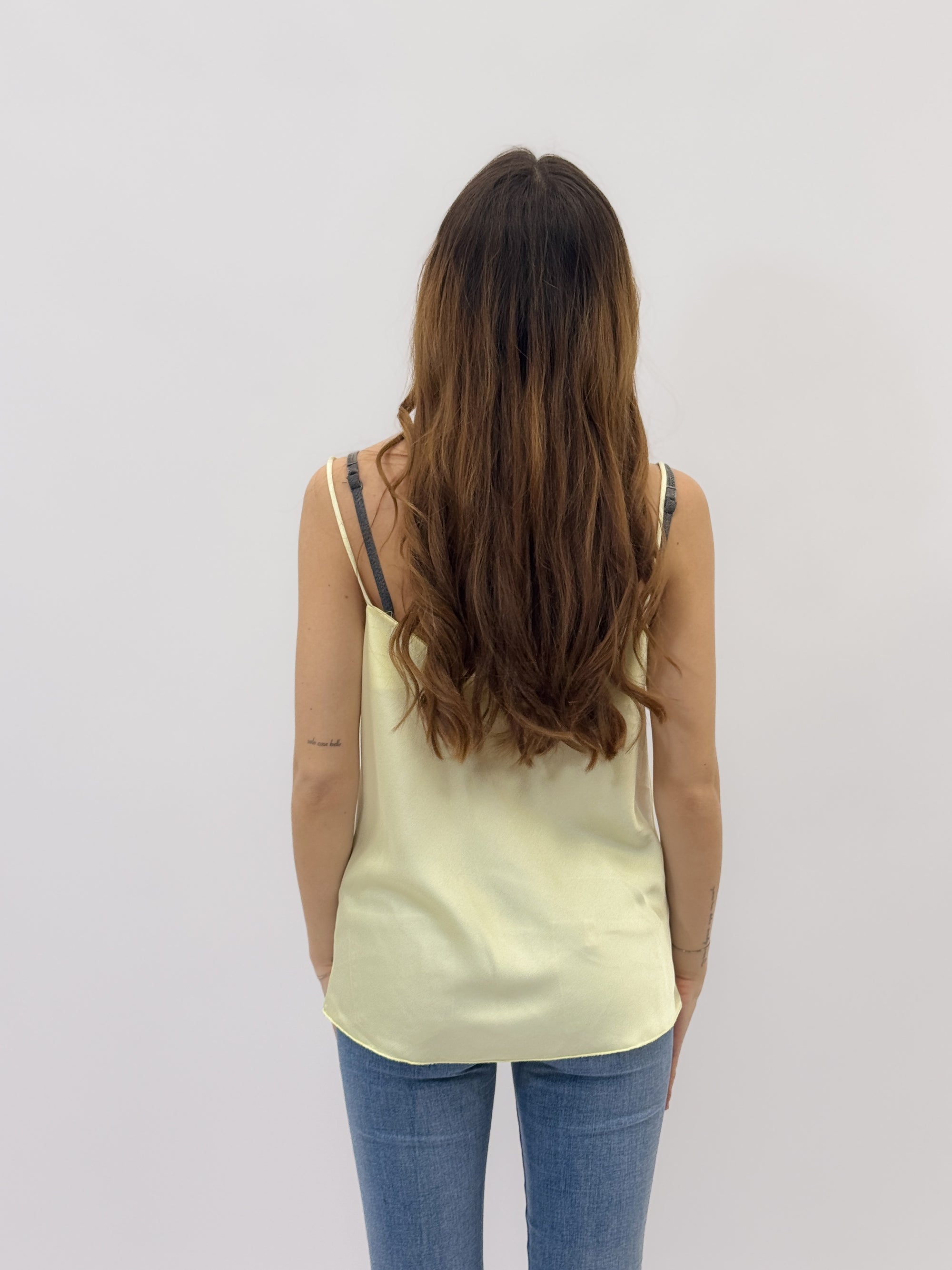 Maglia con scollo