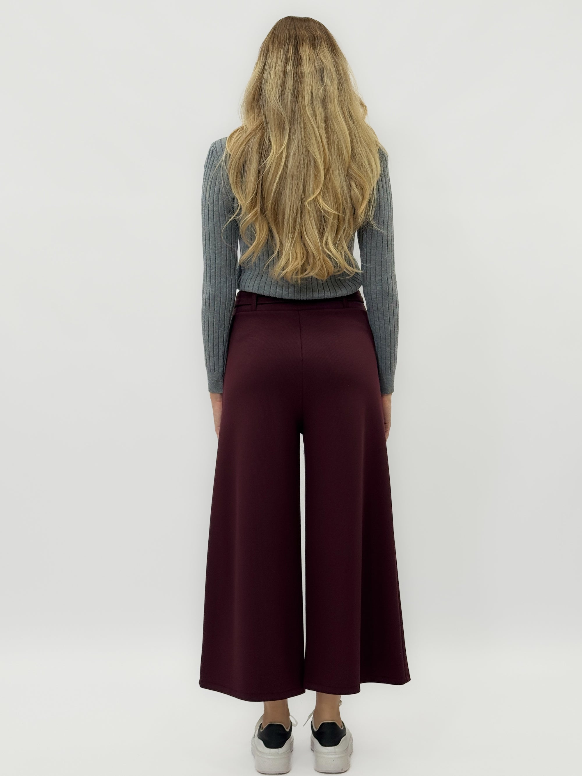 Pantaloni a palazzo con cintura in vita