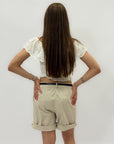 Pantaloncini con cintura e foulard