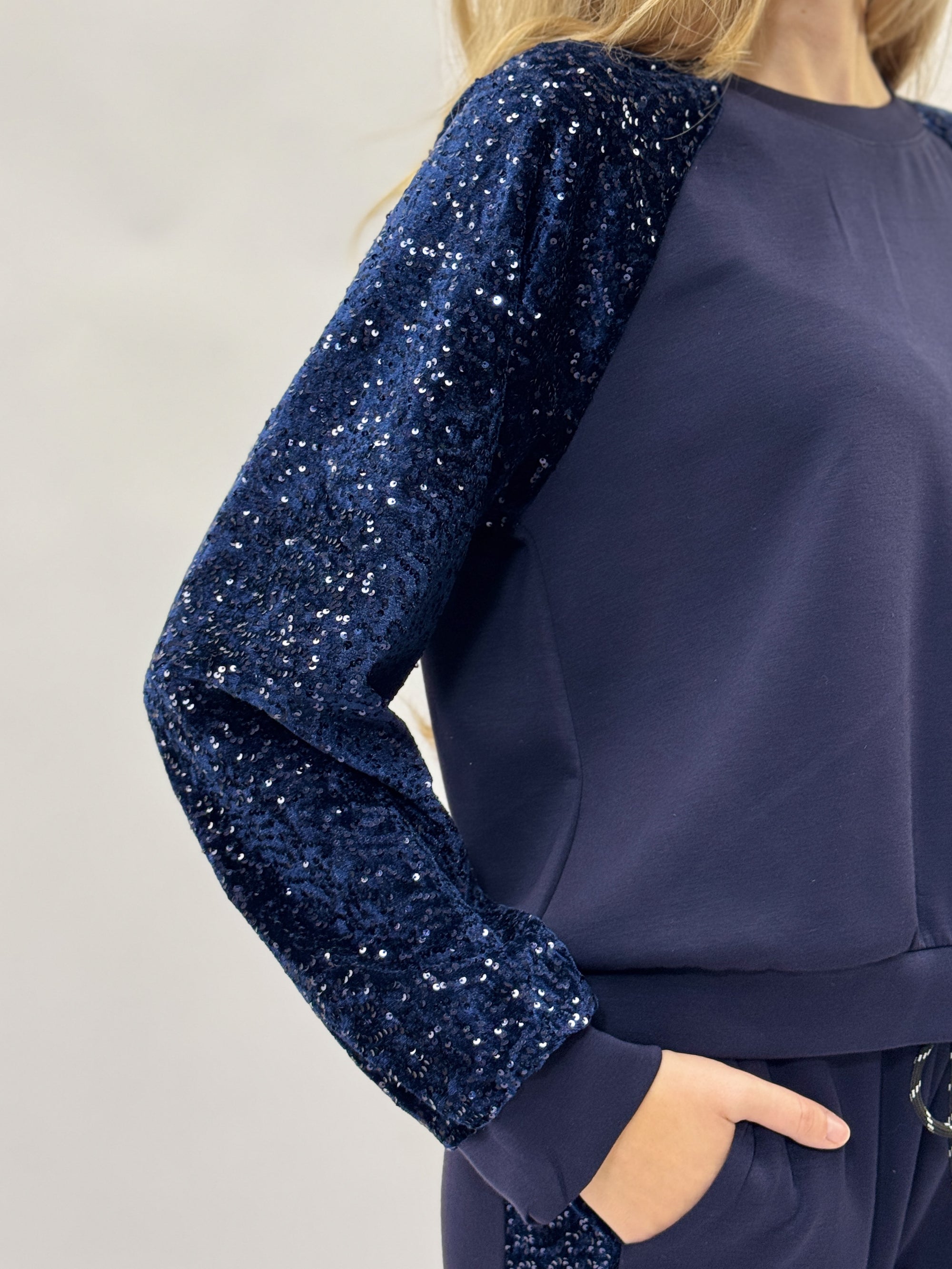 Completo con inserti di paillettes
