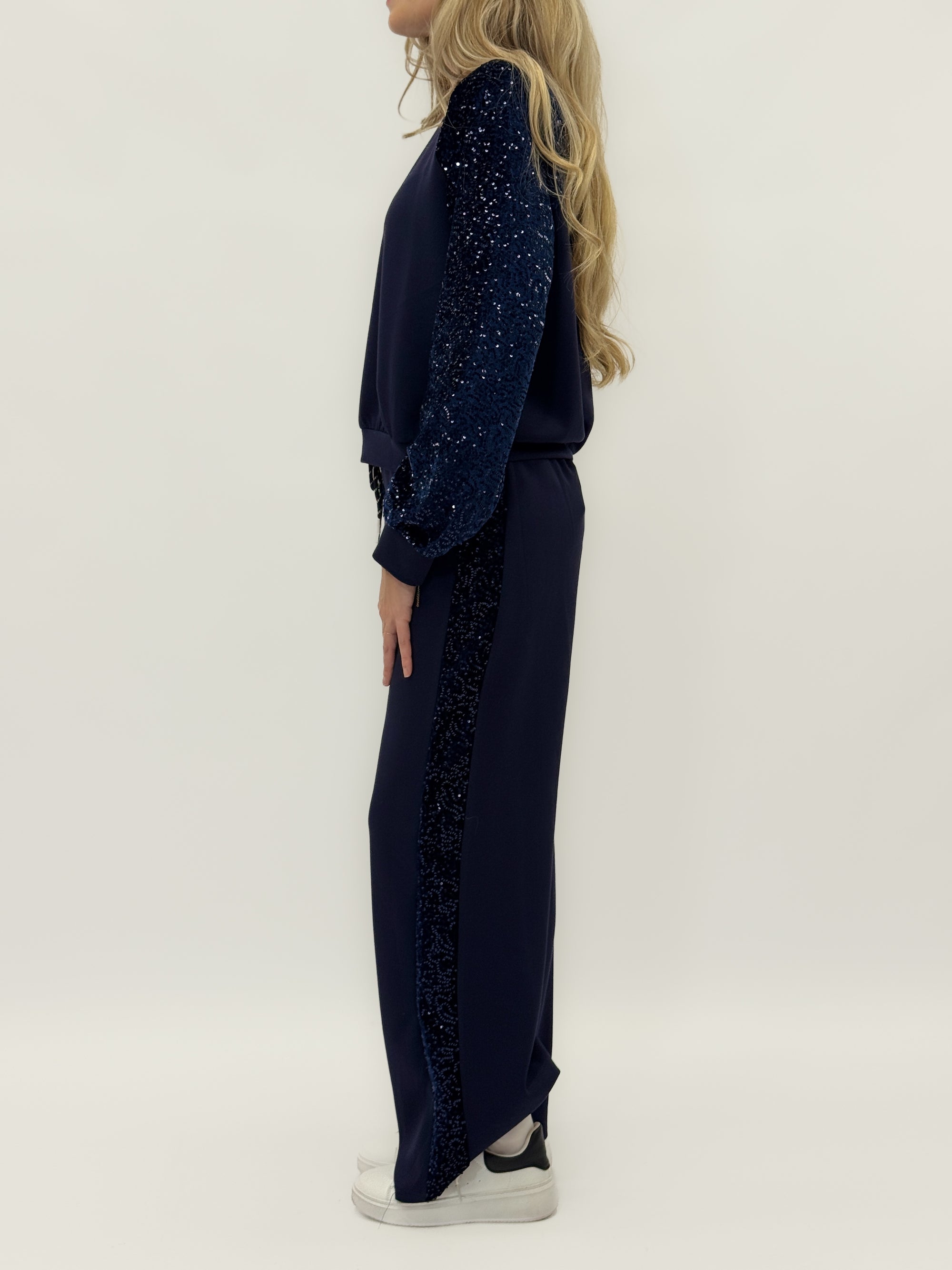 Completo con inserti di paillettes