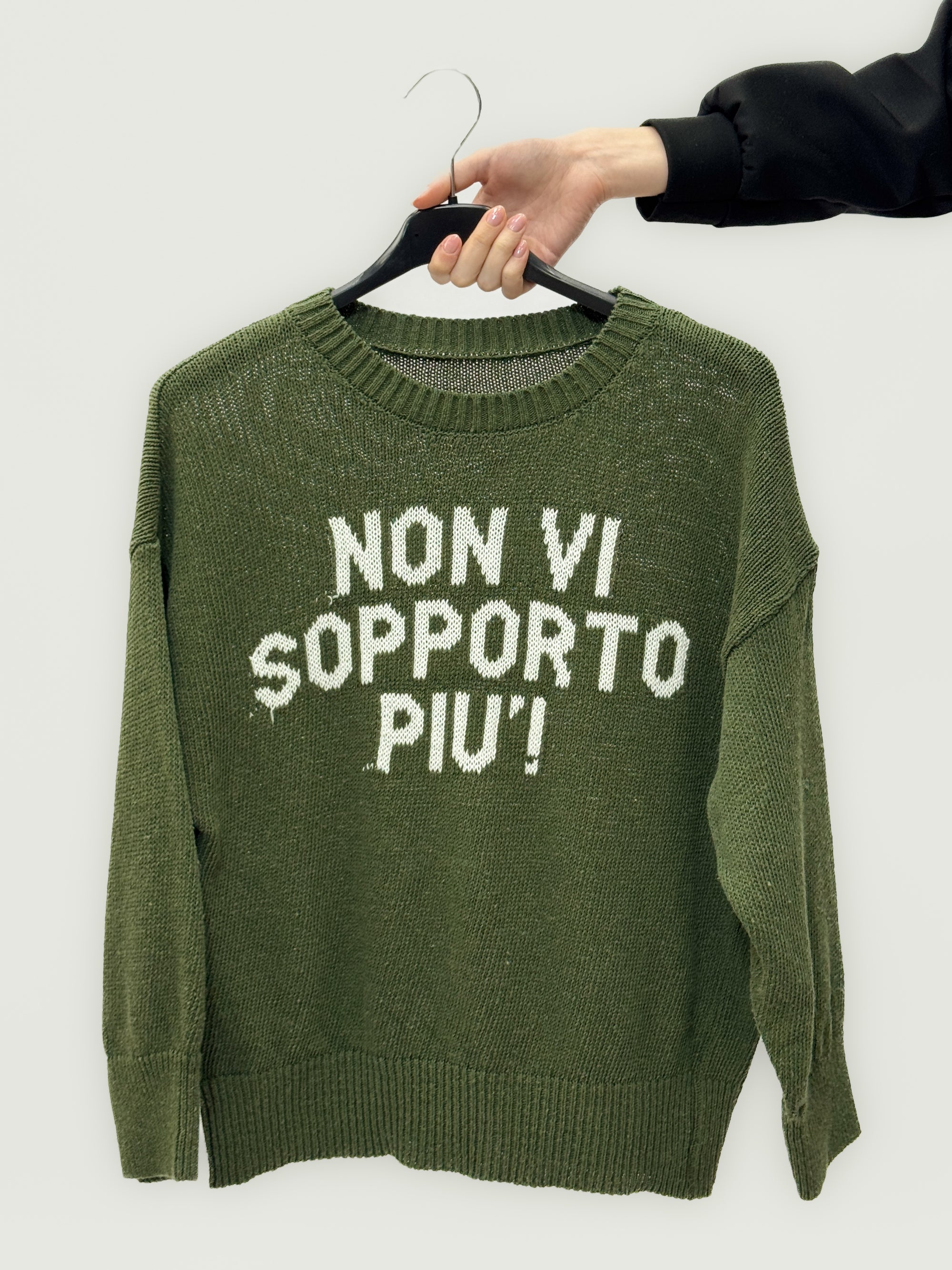 Maglione con Scritta “Non vi sopporto più!”